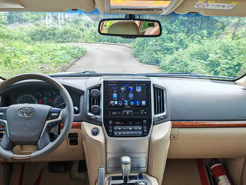 Toyota Land Cruiser 2015