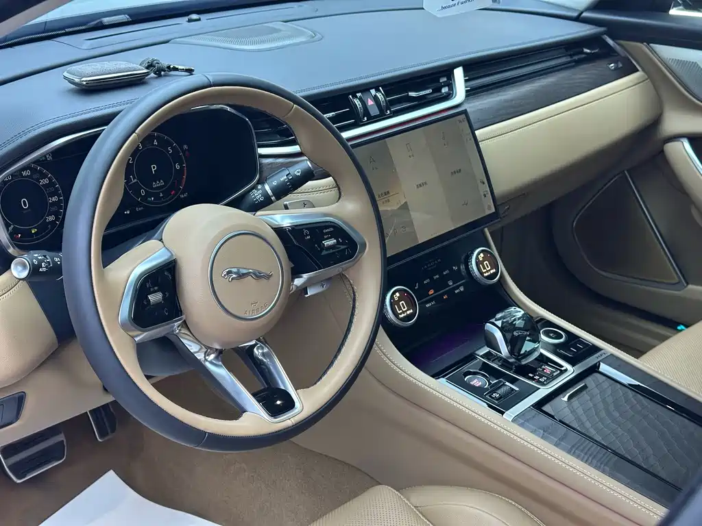 Jaguar XFL 2026 — фото 10