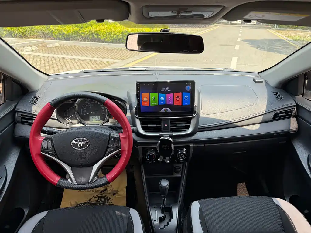 Toyota Yaris L 2021 — фото 10