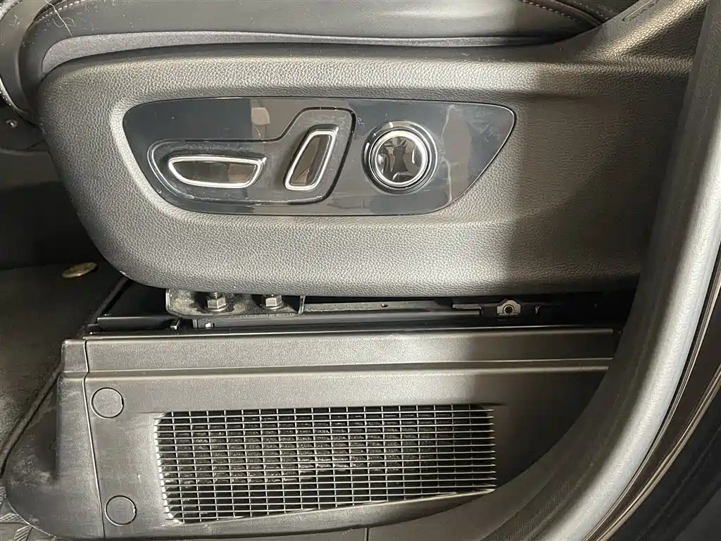 GAC Motor Trumpchi M8 2025 — фото 18