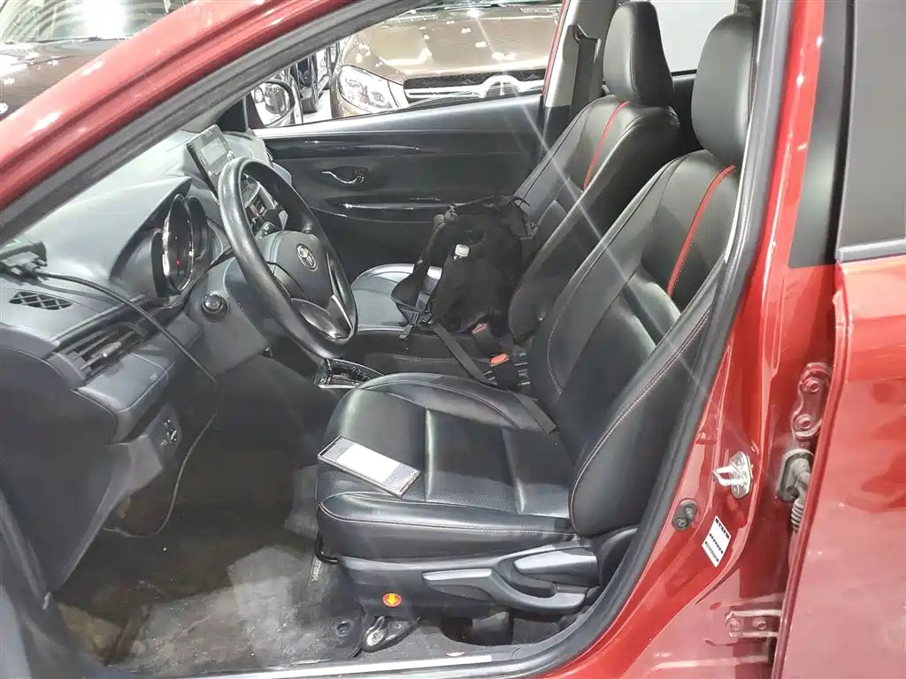 Toyota Yaris L 2020 — фото 16