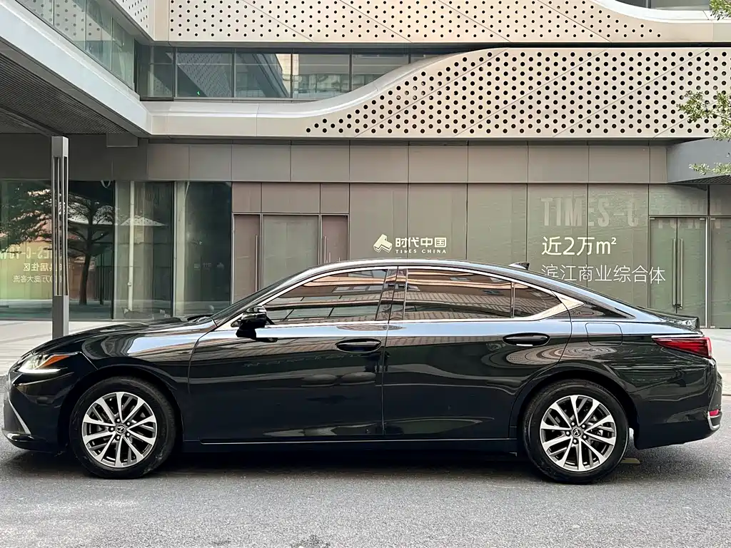 Lexus ES 2024 — фото 12