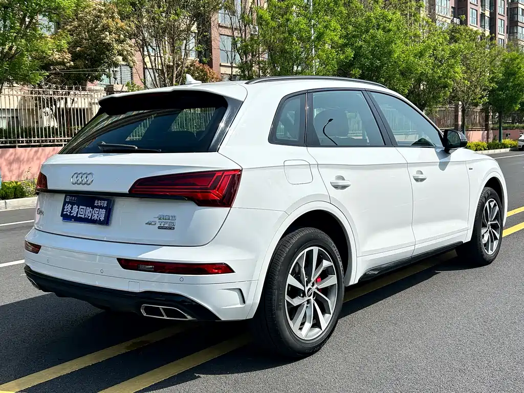 Audi Q5L 2024 — фото 8