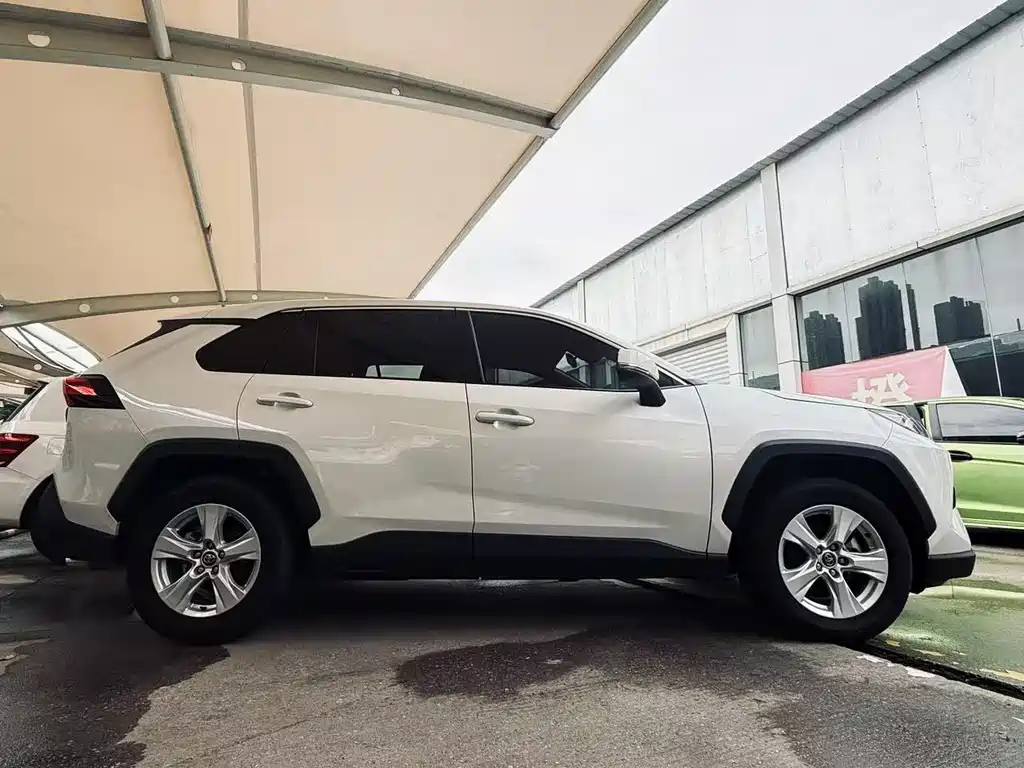 Toyota RAV4 2024