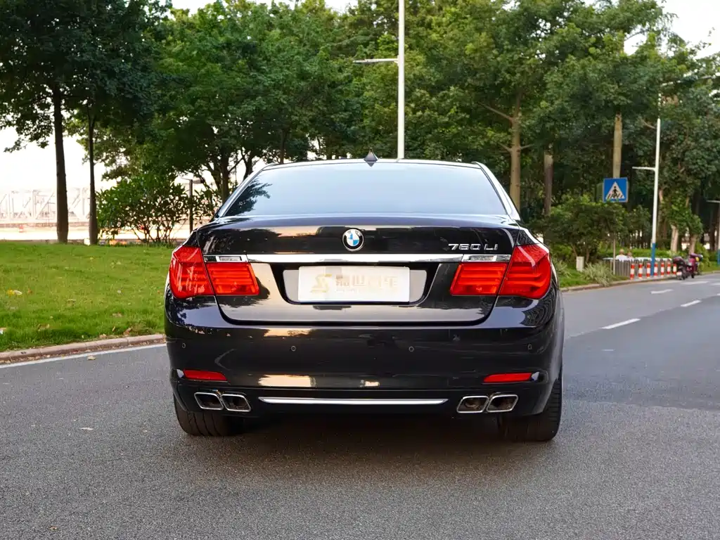 BMW 7 Series 2012 — фото 12