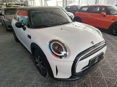 MINI MINI 2023