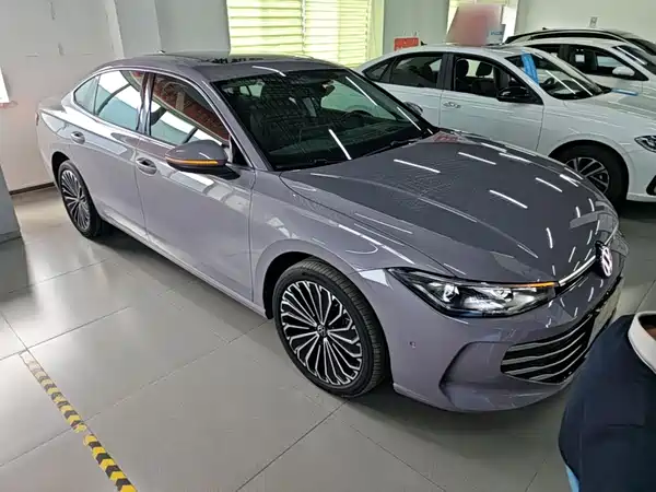Volkswagen Passat 2024
