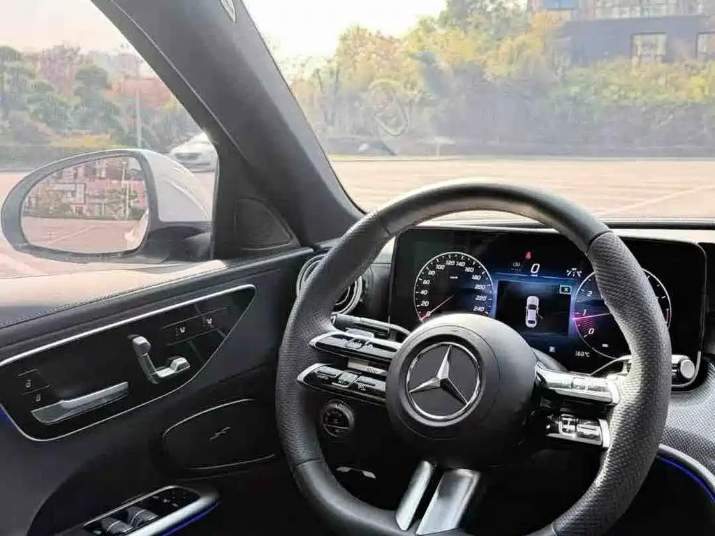 Mercedes-Benz C-Class 2023 — фото 4