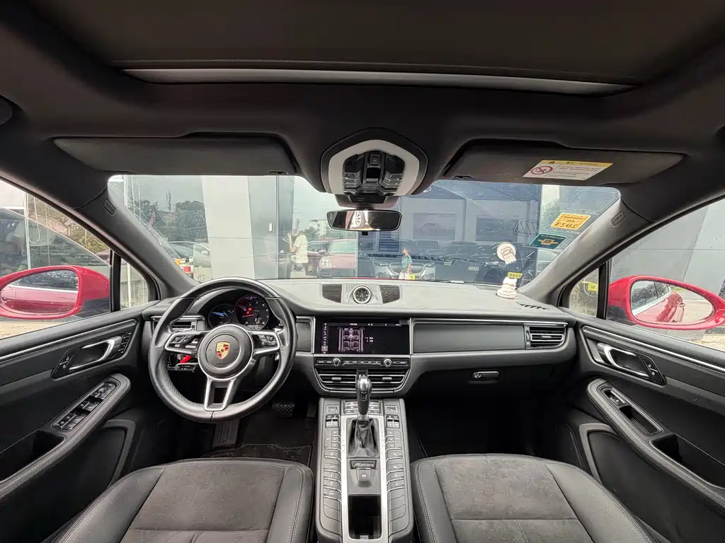 Porsche Macan 2021 — фото 9