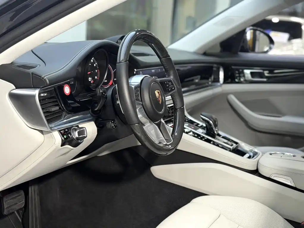 Porsche Panamera 2018 — фото 26