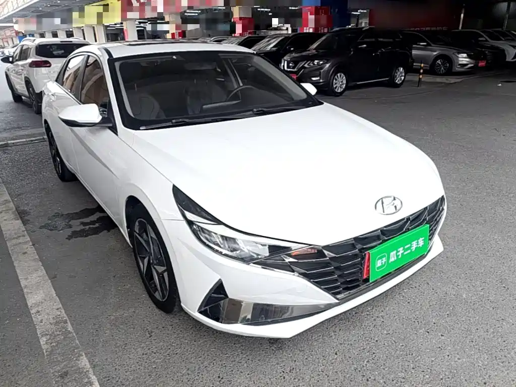 Hyundai Elantra 2022