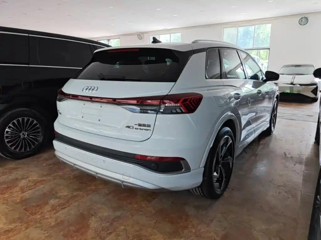 Audi Q4 e-tron 2024