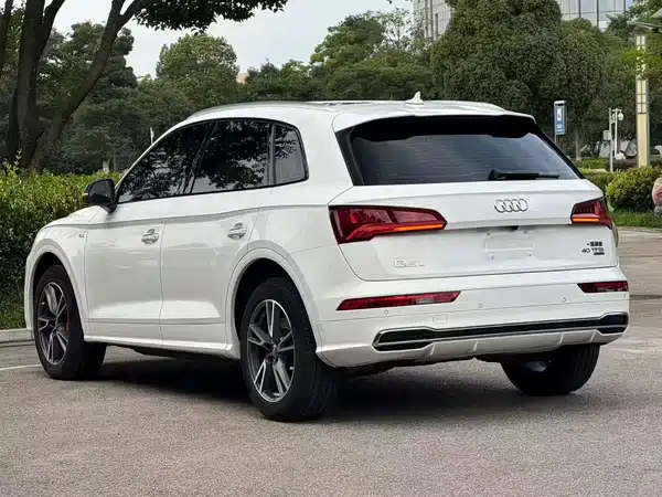 Audi Q5L 2020