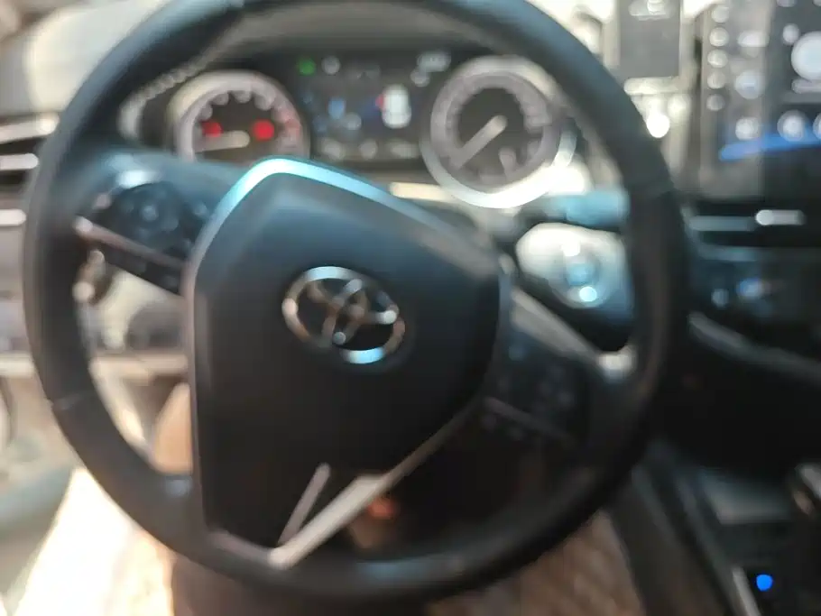 Toyota Camry 2022 — фото 15