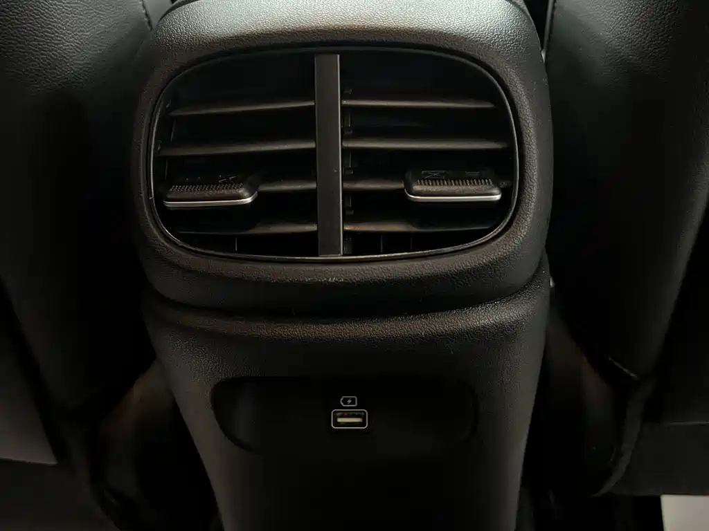 Hyundai Elantra 2022 — фото 14