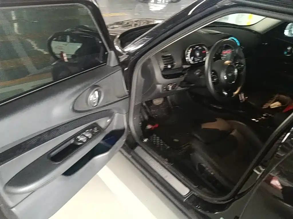 MINI Clubman 2020 — фото 16