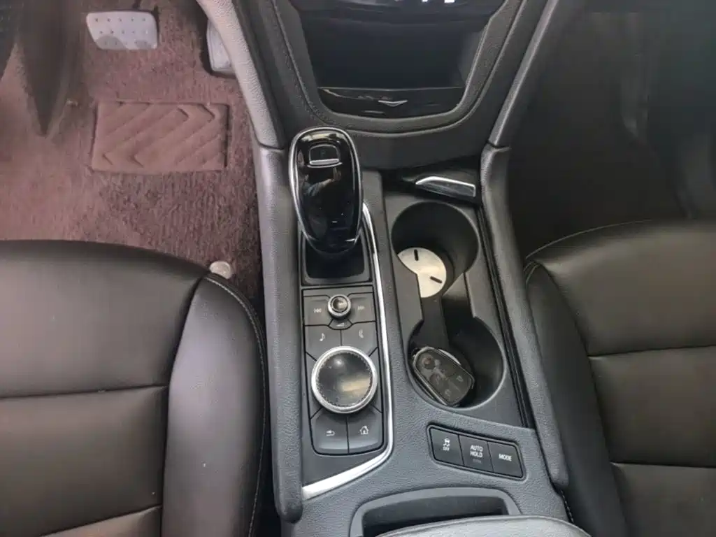 Cadillac XT6 2021 — фото 14