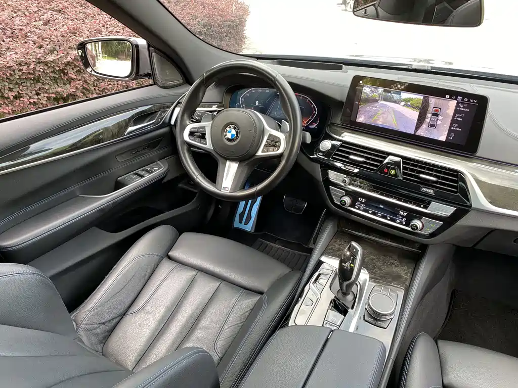 BMW 6 Series GT 2022 — фото 12