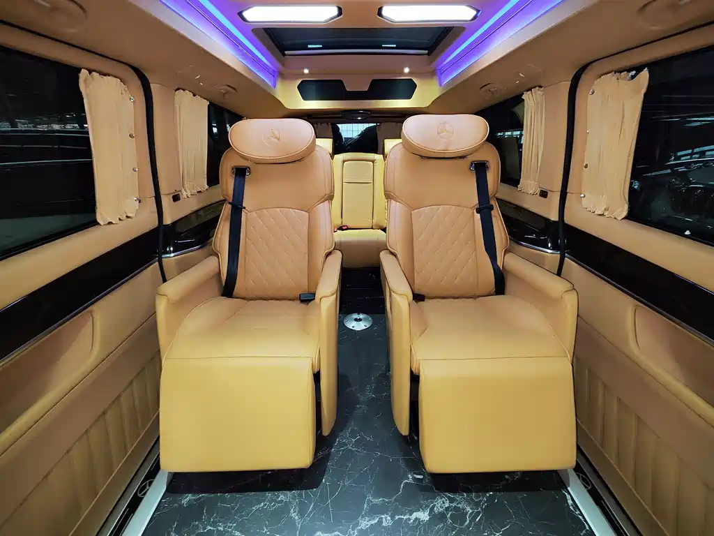 Mercedes-Benz V-Class 2018 — фото 8
