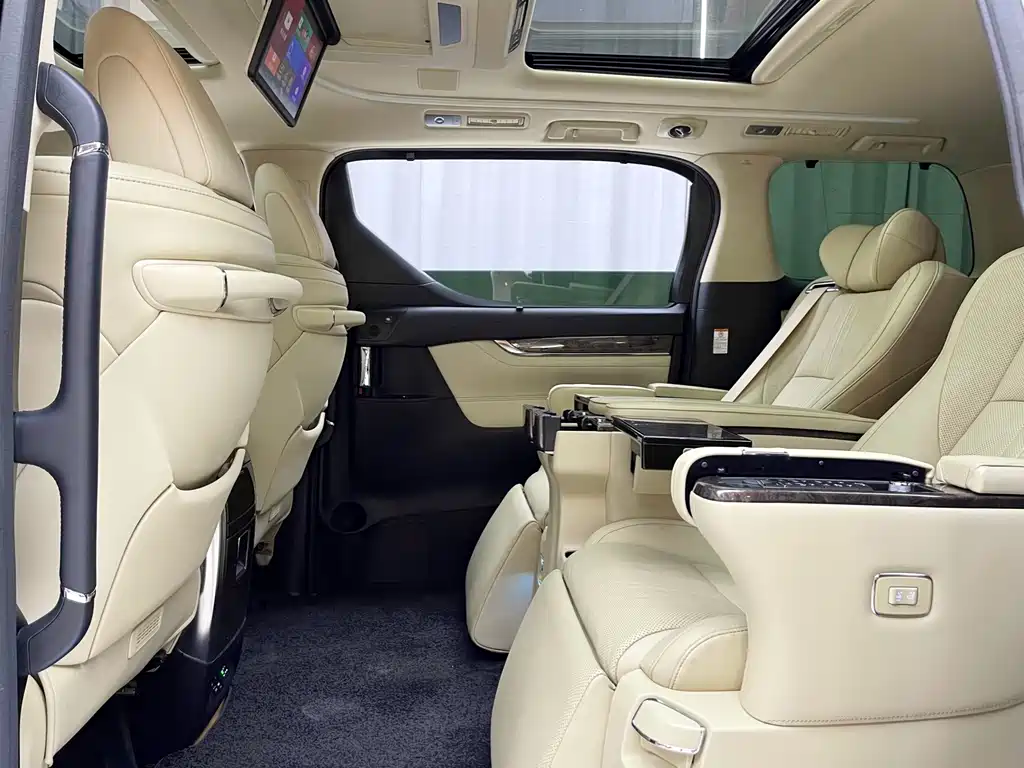 Toyota Alphard 2021