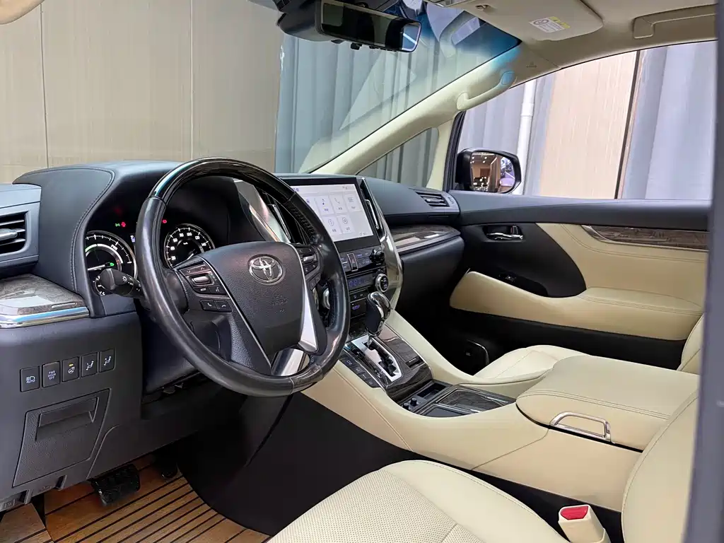 Toyota Alphard 2021