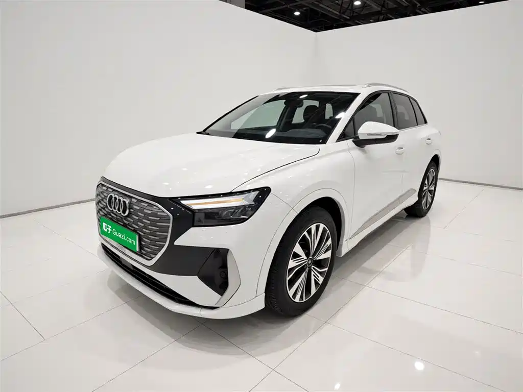 Audi Q4 e-tron 2024 — фото 2