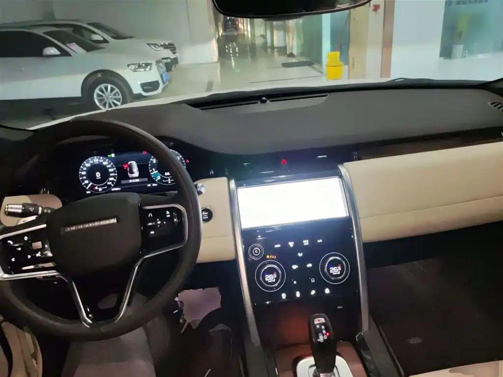 Land Rover Discovery Sport 2022 — фото 10