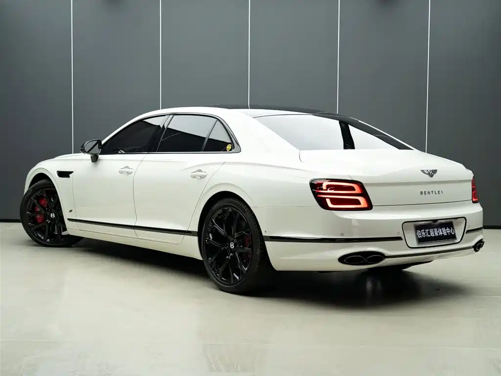 Bentley Flying Spur 2024 — фото 6