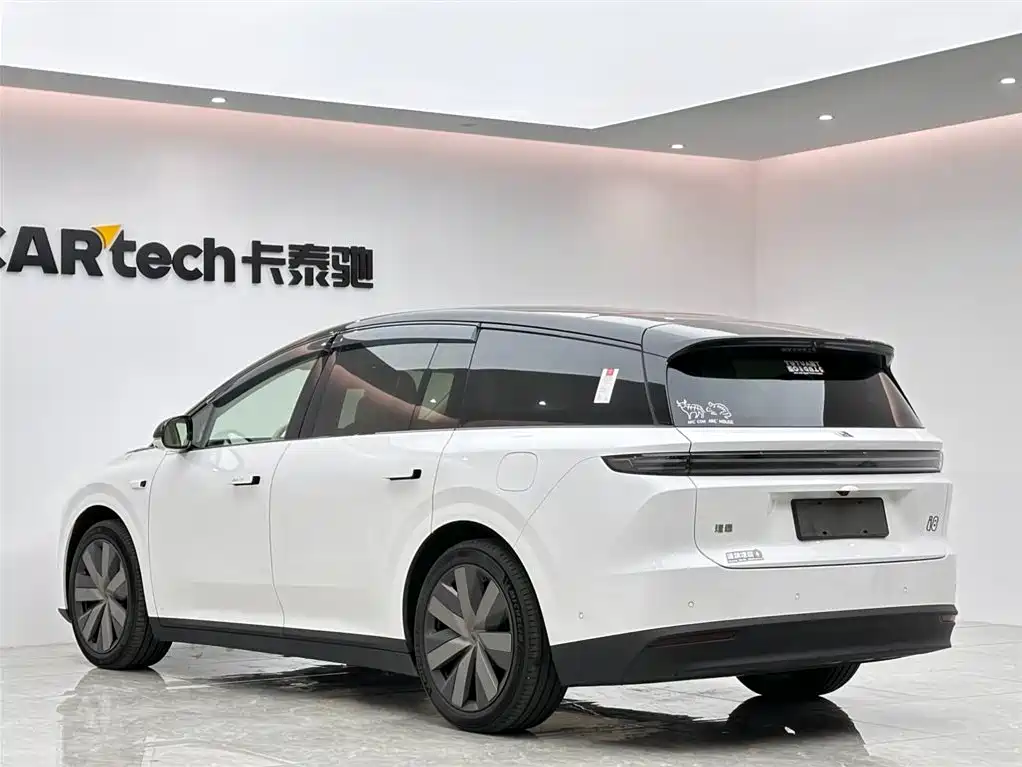 Li Auto i8 2025 — фото 3