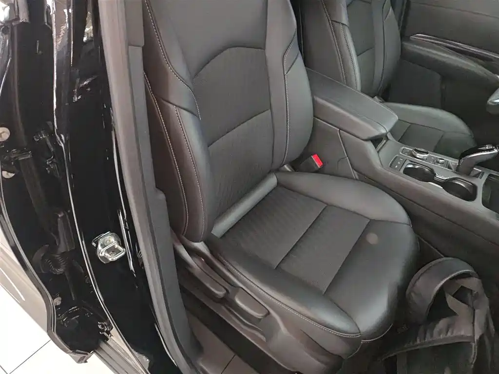 Cadillac XT4 2023 — фото 25