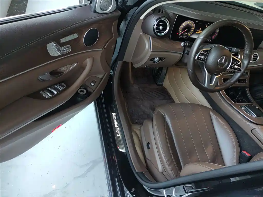 Mercedes-Benz E-Class 2020 — фото 16