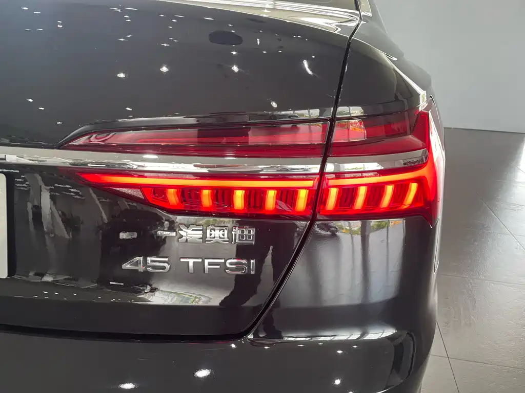 Audi A6L 2022 — фото 9