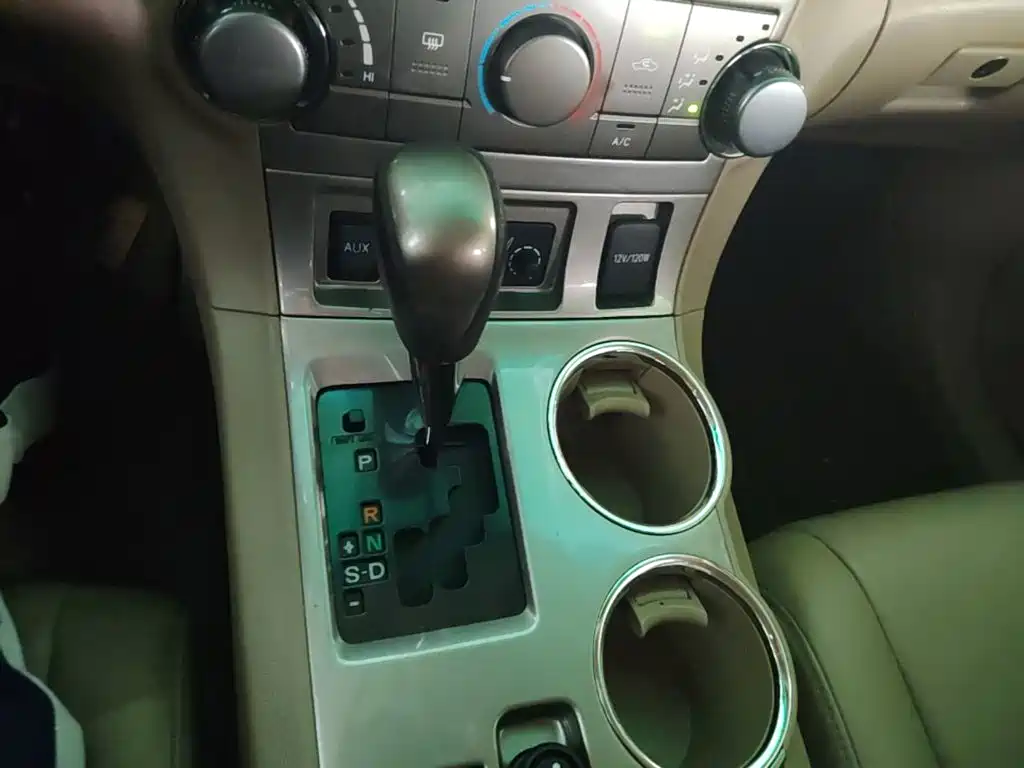 Toyota Highlander 2014 — фото 14