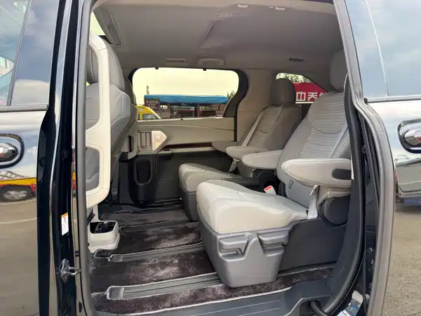 Toyota Sienna 2026