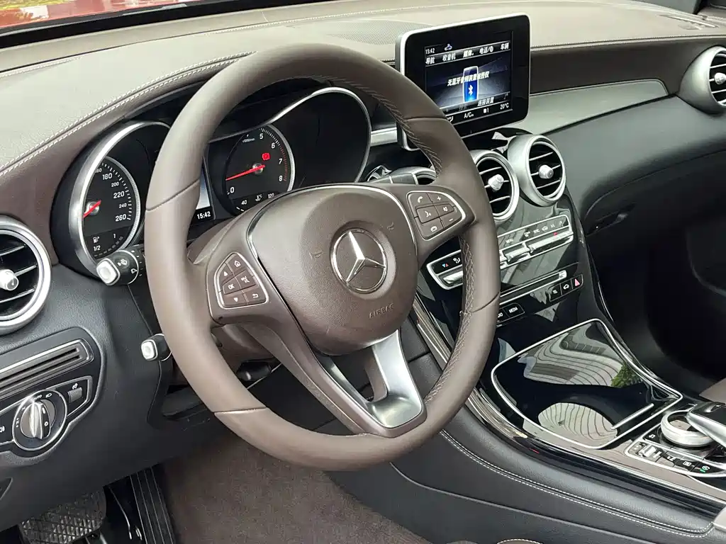 Mercedes-Benz GLC 2019 — фото 16