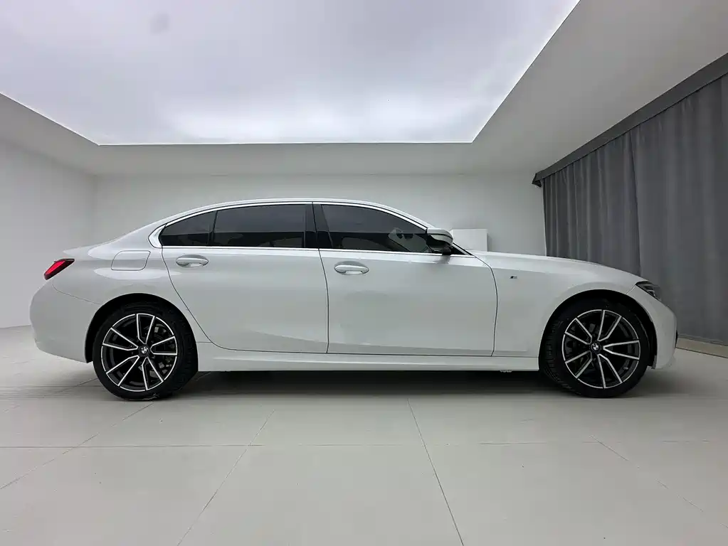 BMW 3 Series 2021