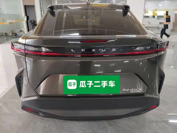 Lexus RZ 2023