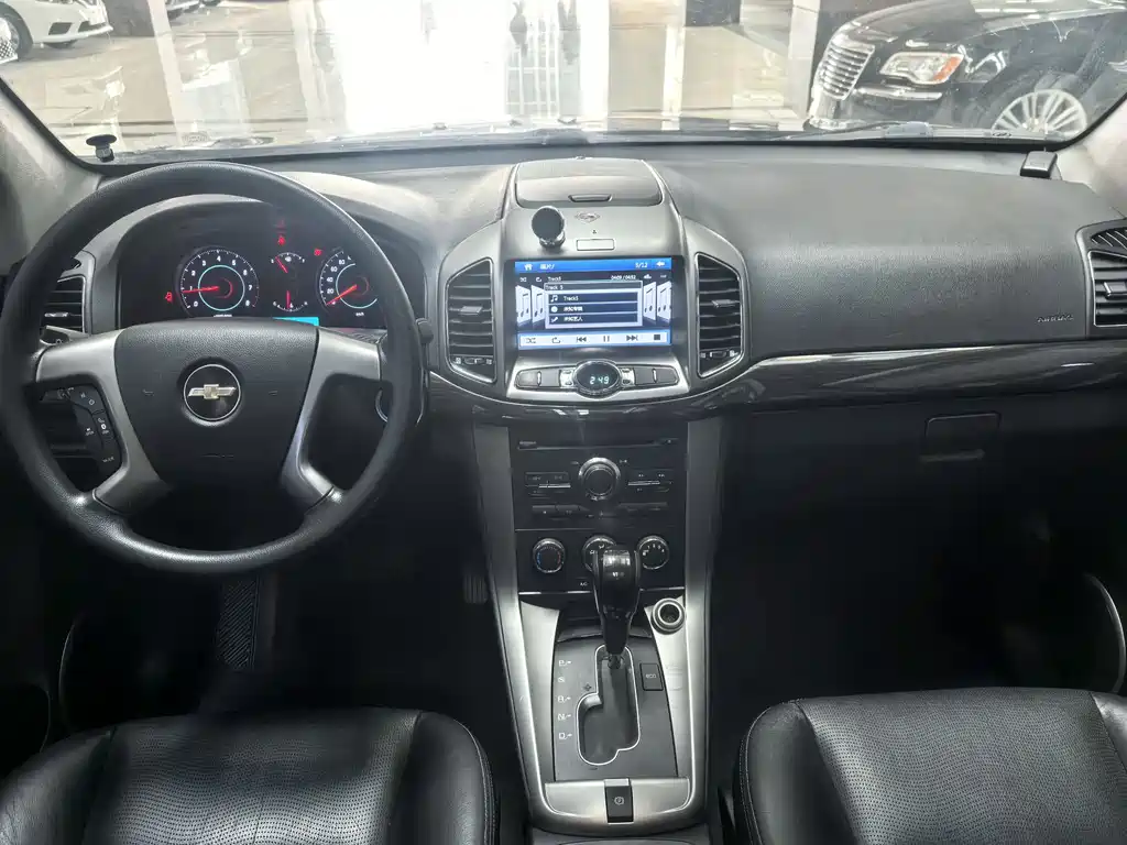 Chevrolet Captiva 2013 — фото 10