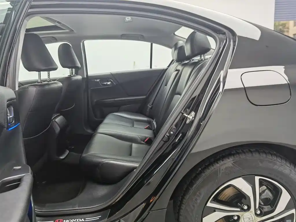 Honda Accord 2016 — фото 15