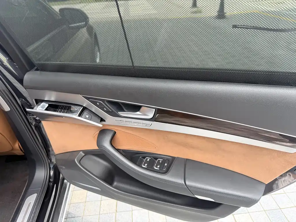 Audi A8 2015 — фото 17
