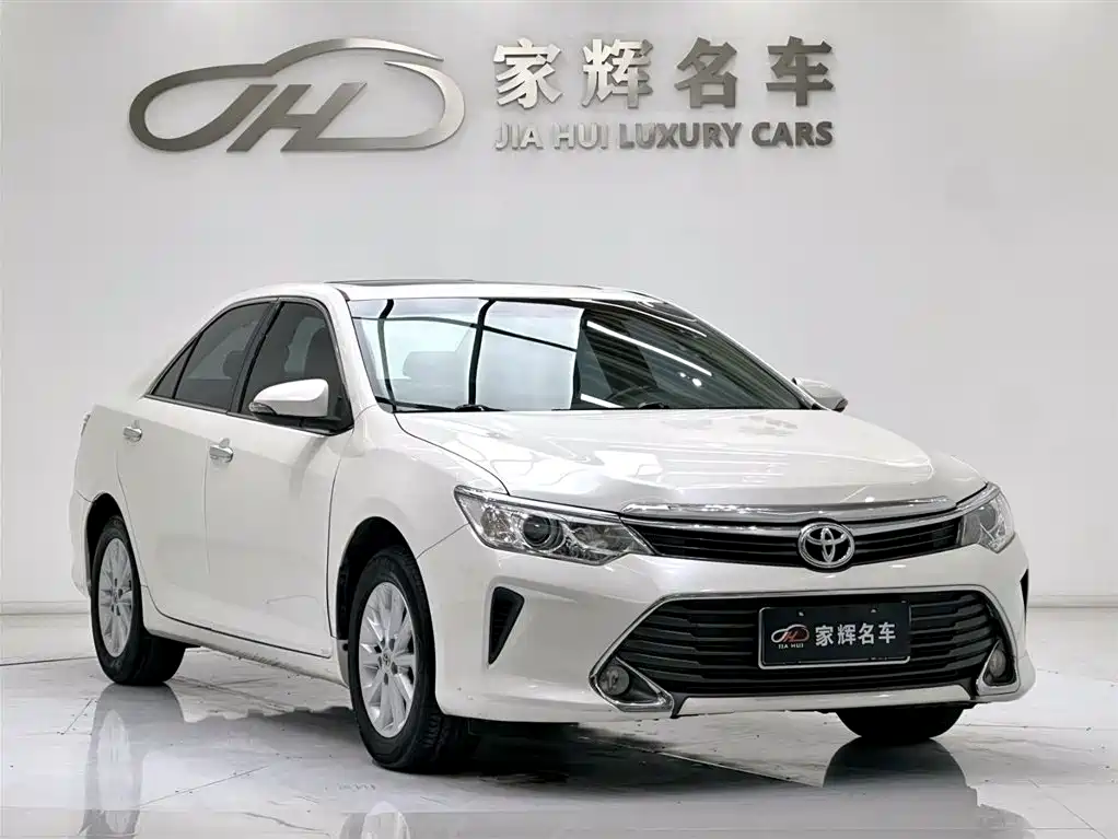Toyota Camry 2015 — фото 3