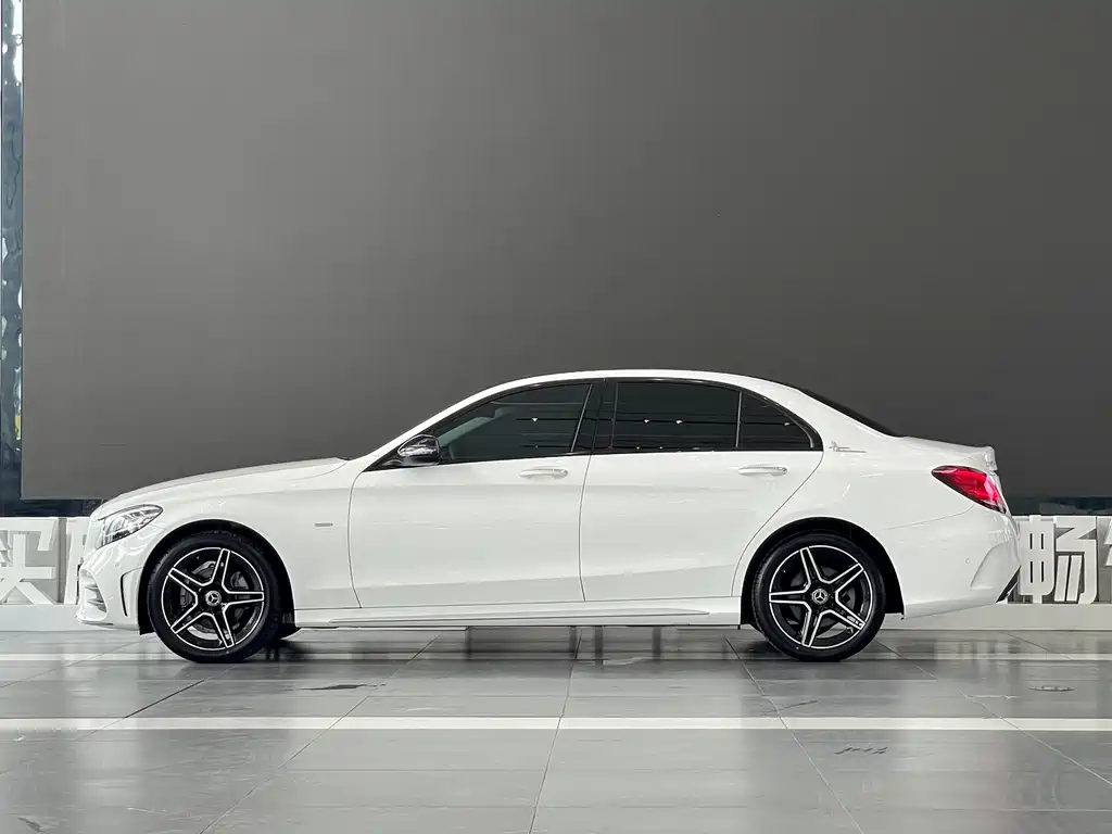 Mercedes-Benz C-Class 2022