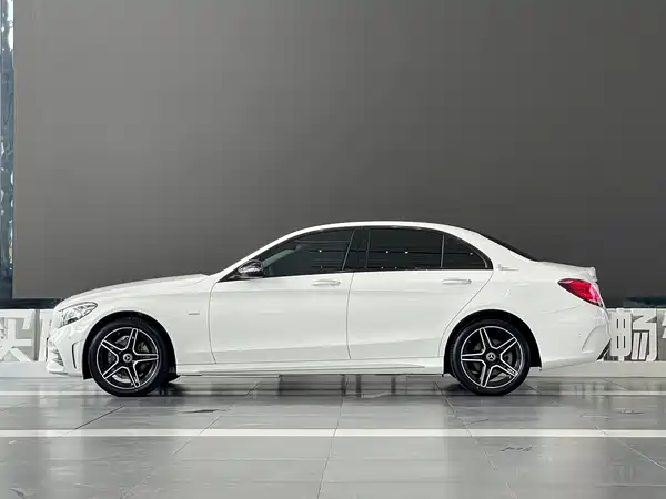 Mercedes-Benz C-Class 2022