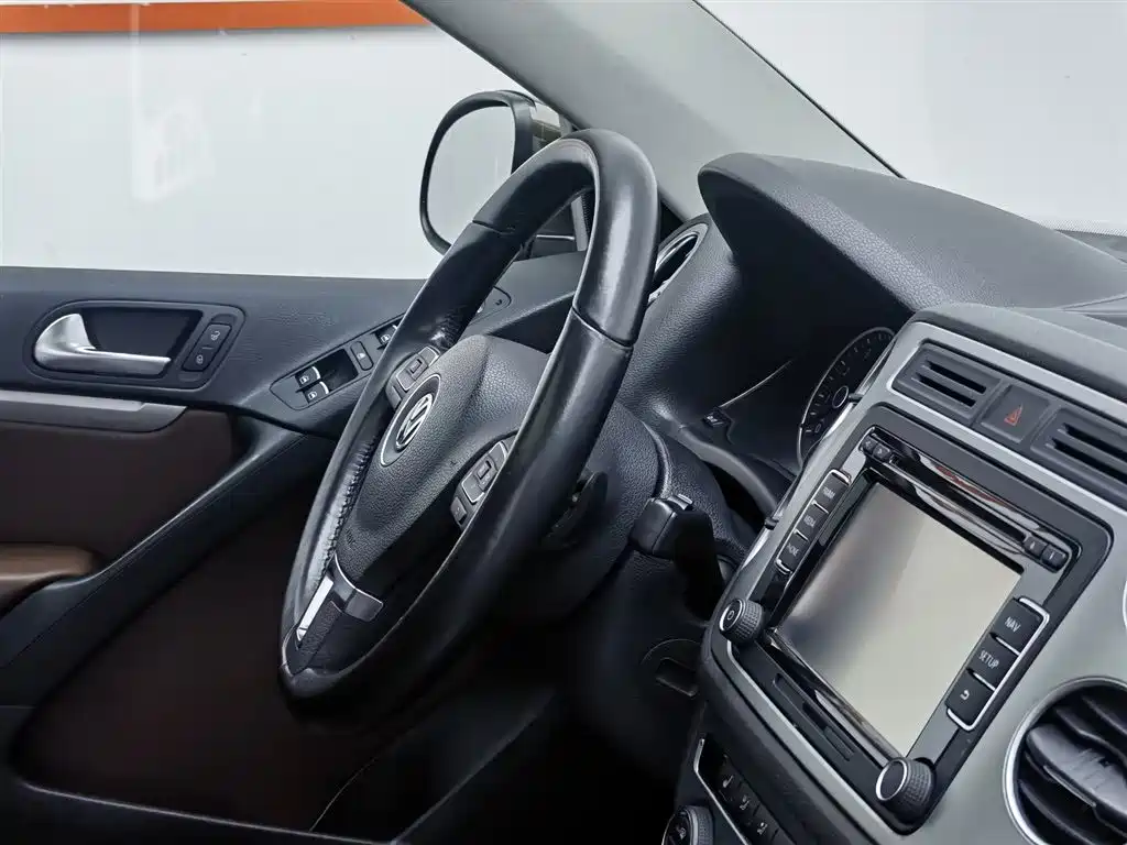 Volkswagen Tiguan 2015 — фото 22