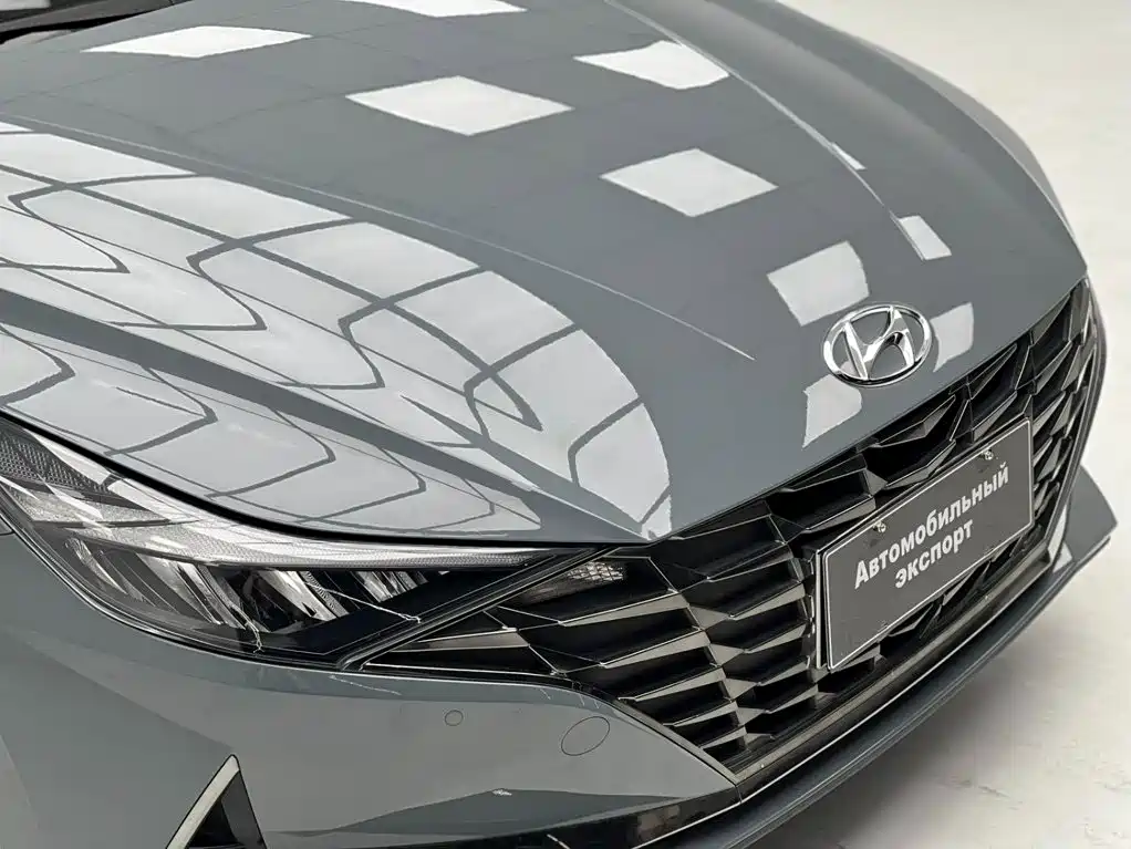 Hyundai Elantra 2023 — фото 12
