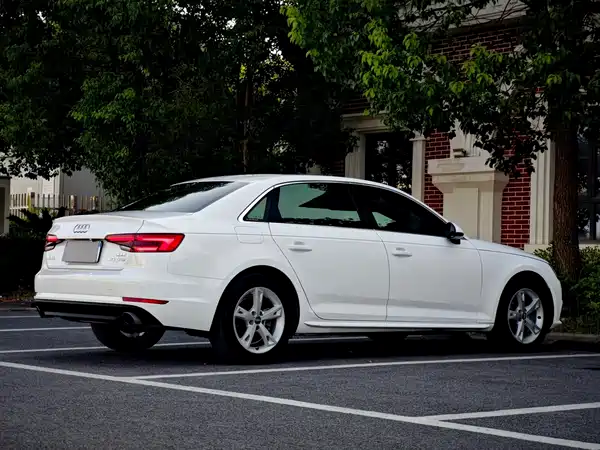 Audi A4L 2016