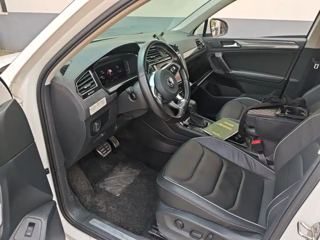 Volkswagen Tiguan L 2020 — фото 15