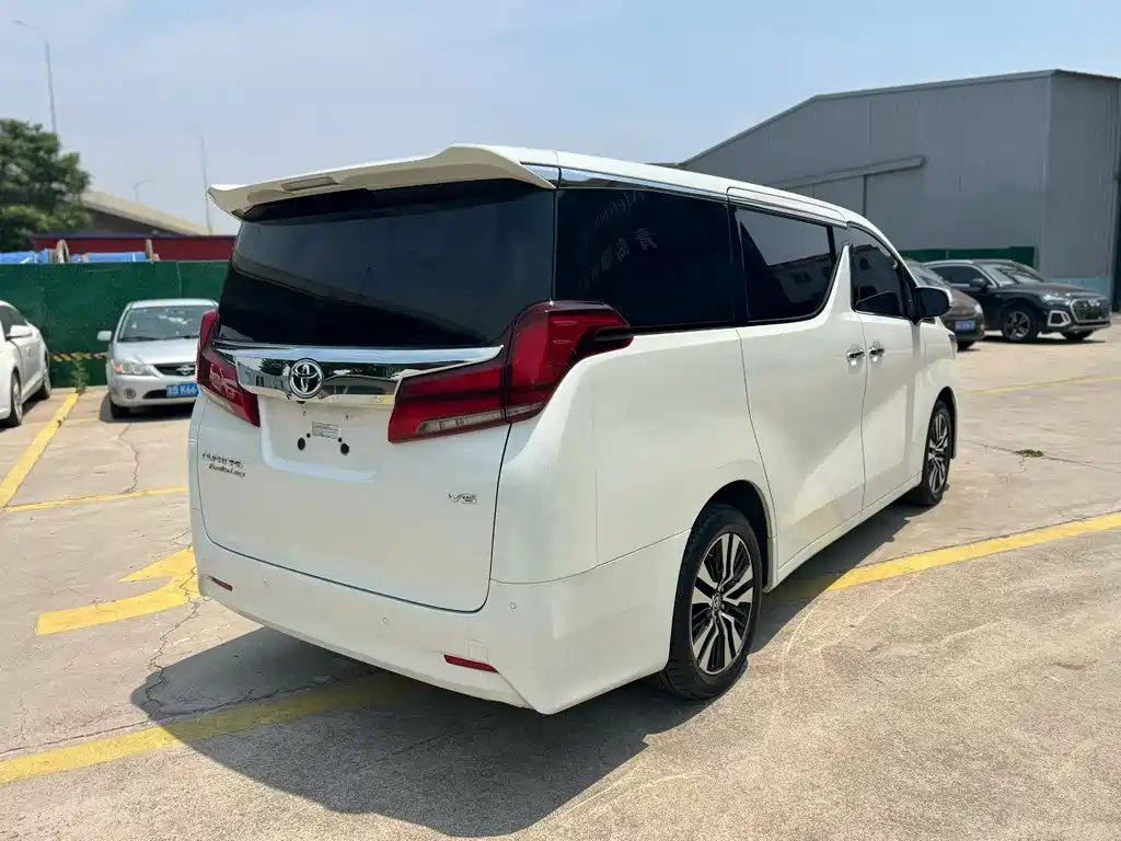 Toyota Alphard 2020 — фото 9