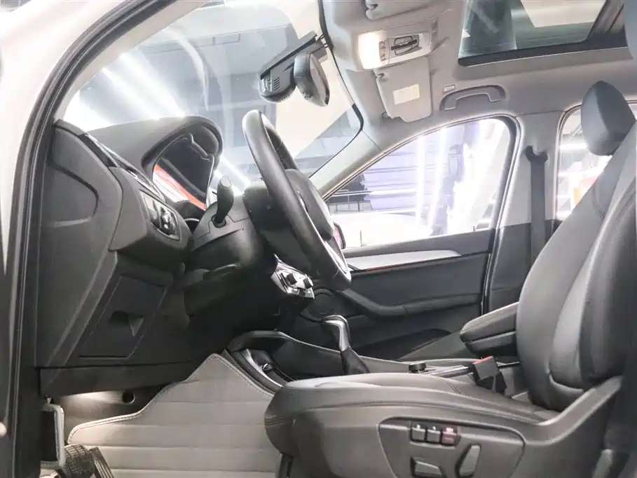 BMW X1 2016 — фото 14