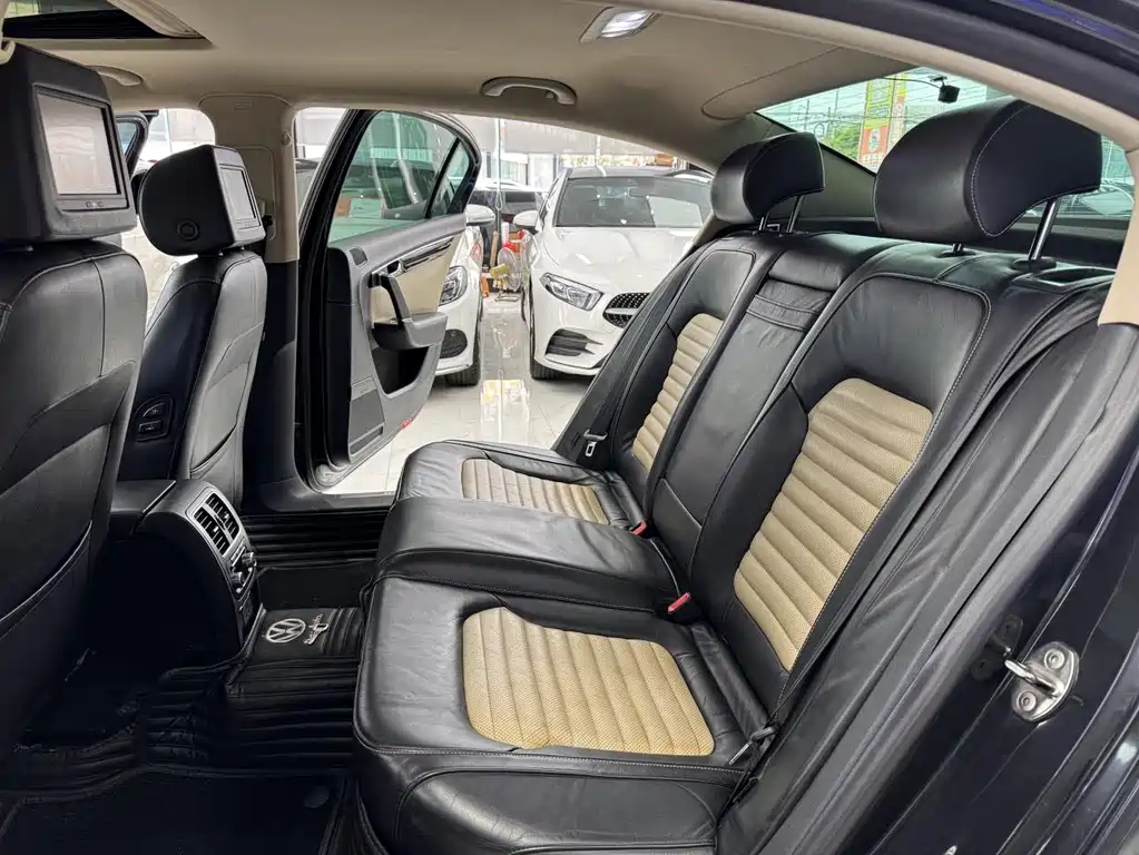 Volkswagen Magotan 2012